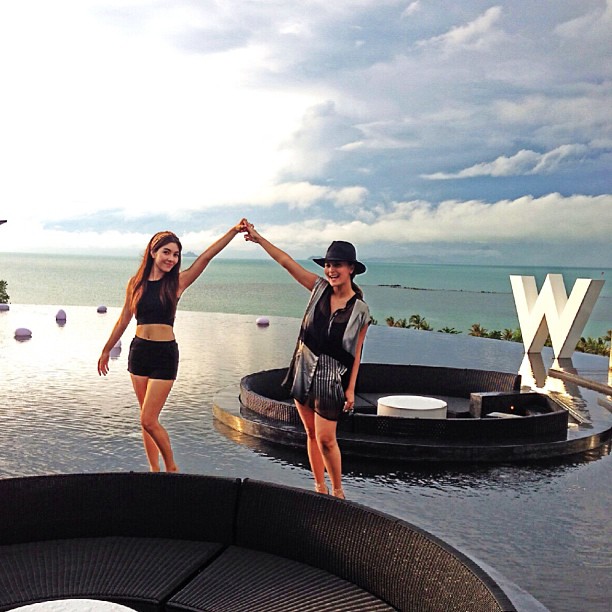 เวย์ นานา ชาคริต วุ้นเส้น ยกก๊วนร่วมงานแต่งที่เกาะสมุย