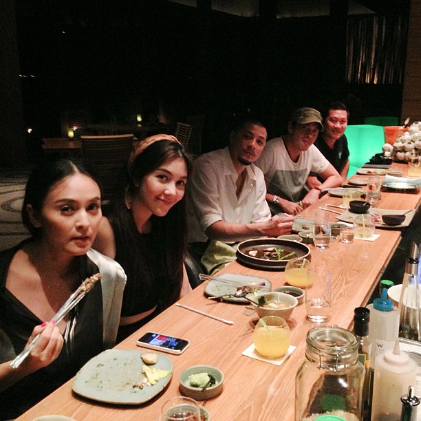 เวย์ นานา ชาคริต วุ้นเส้น ยกก๊วนร่วมงานแต่งที่เกาะสมุย