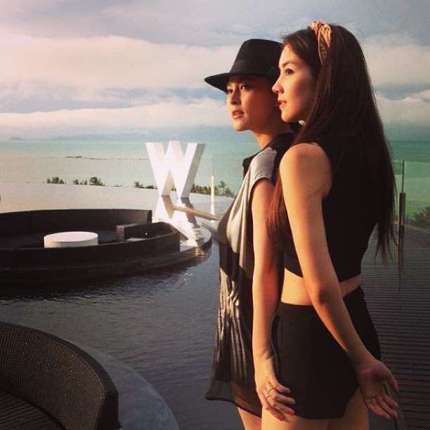 เวย์ นานา ชาคริต วุ้นเส้น ยกก๊วนร่วมงานแต่งที่เกาะสมุย