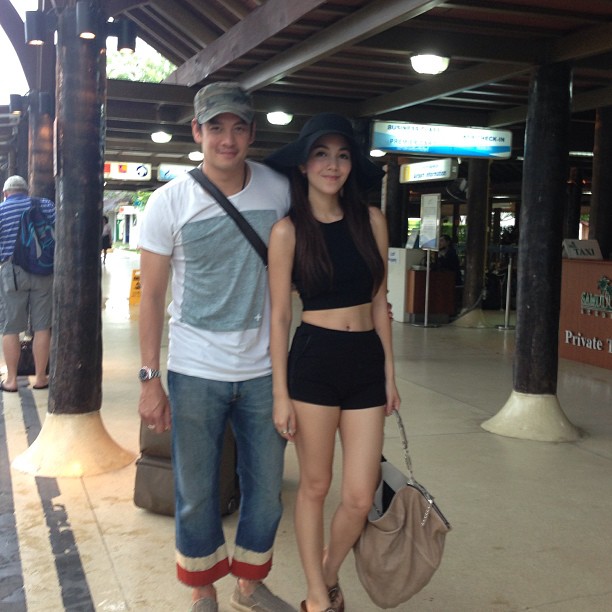 เวย์ นานา ชาคริต วุ้นเส้น ยกก๊วนร่วมงานแต่งที่เกาะสมุย