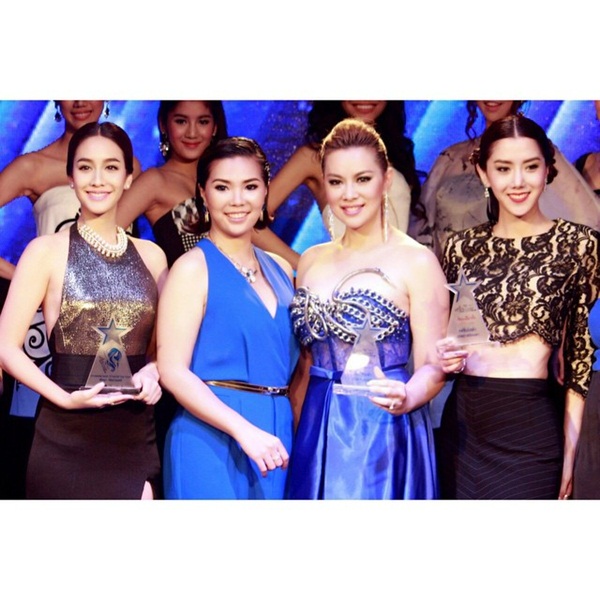  ปู ไปรยา คว้าอันดับ 1 จากโผ 50 สาวเซ็กซี่ สตาร์ไลท์ อวอร์ด 2014