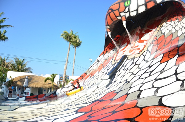 ตะลุยสวนน้ำซานโตรินี วอเตอร์ แฟนตาซี สนุกสุดคุ้มทั้งครอบครัว