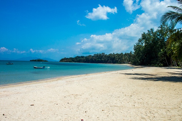  4 วัน 3 คืน เที่ยวเกาะช้าง เกาะหมาก เกาะขาม ในงบ 3,500