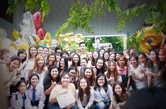 ภัทร ฉัตรบริรักษ์ สุดปลื้มซ้อมใหญ่รับปริญญา คณะครุศาสตร์ จุฬาฯ