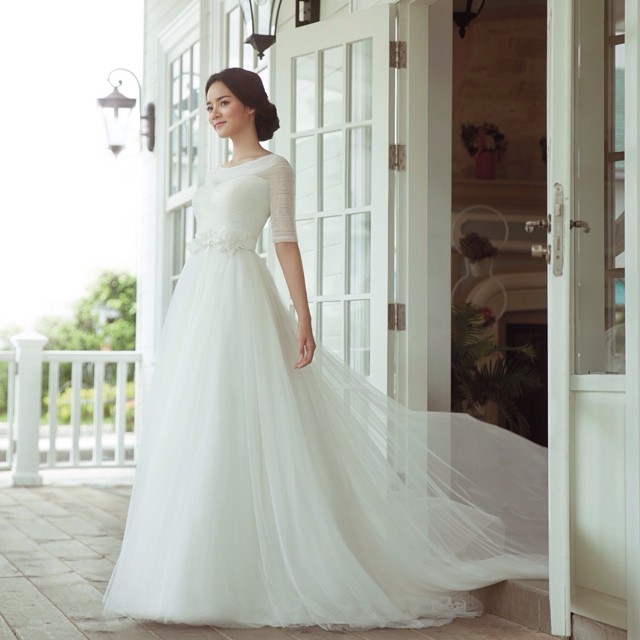 ประวัติ วาววา ณิชารีย์ กับข่าวฮอตถูกสั่งปลดฟ้าผ่า 