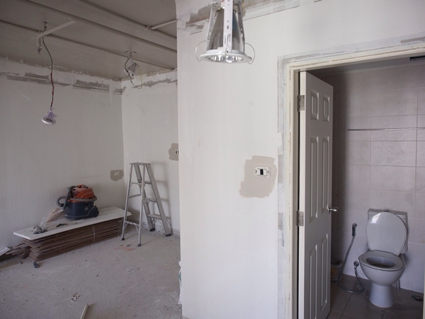 แต่งคอนโดสไตล์ Loft โชว์ปูนขัดมันเท่ ๆ