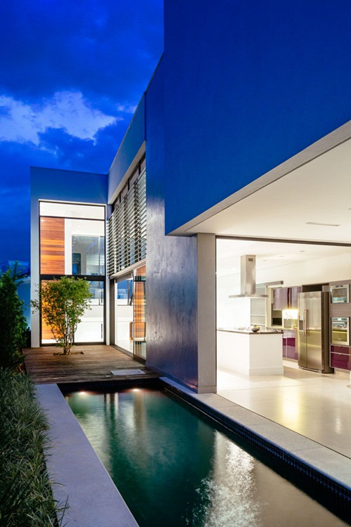 แบบบ้านเล่นระดับ 4 ชั้น สวยเรียบง่ายสไตล์โมเดิร์น