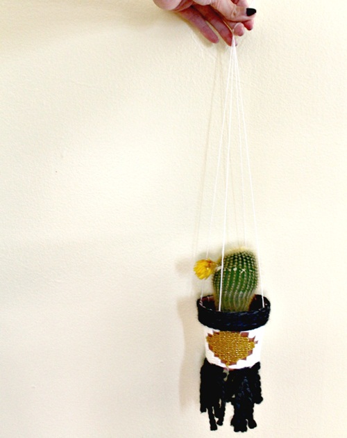 diy กระถางแขวนต้นไม้จากไหมพรม