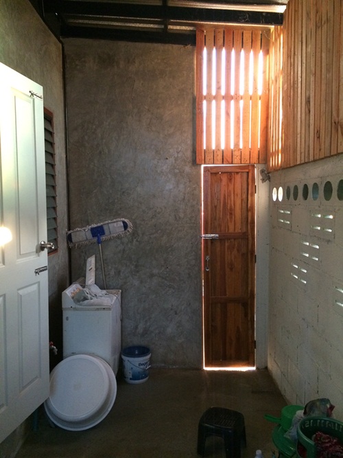 บ้านปูนเปลือย 3 ห้องนอน 4 ห้องน้ำ งบ 1.3 ล้าน