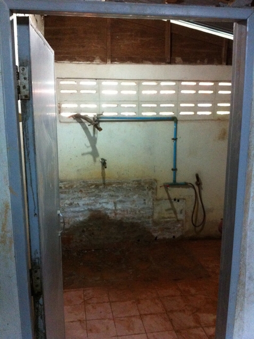 รีโนเวทห้องน้ำและห้องครัวแบบบ้าน ๆ เวอร์ชั่นงบน้อย