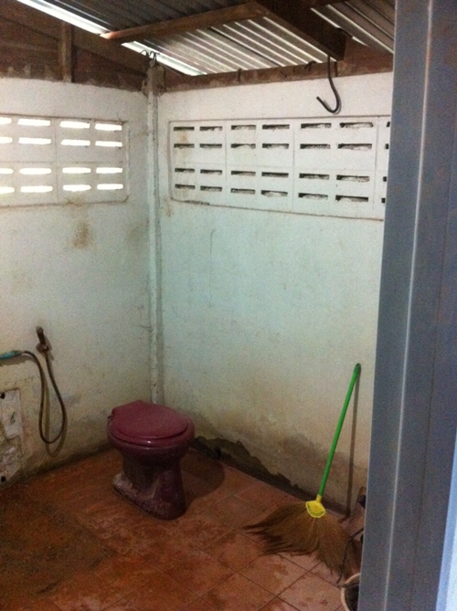 รีโนเวทห้องน้ำและห้องครัวแบบบ้าน ๆ เวอร์ชั่นงบน้อย