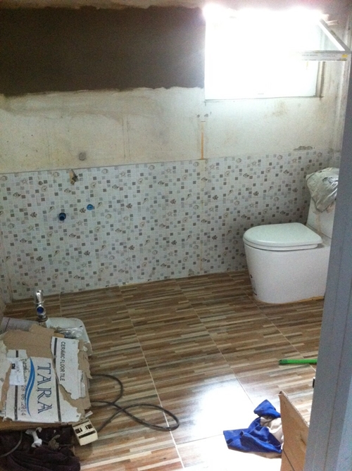 รีโนเวทห้องน้ำและห้องครัวแบบบ้าน ๆ เวอร์ชั่นงบน้อย