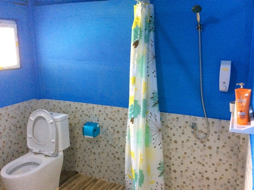 รีโนเวทห้องน้ำและห้องครัวแบบบ้าน ๆ เวอร์ชั่นงบน้อย