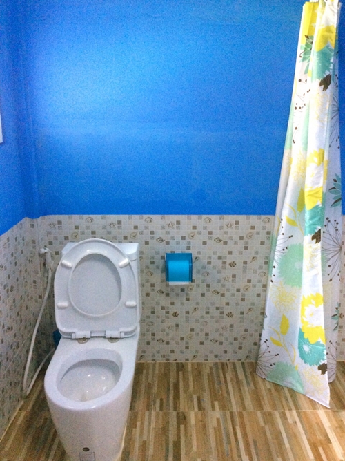 รีโนเวทห้องน้ำและห้องครัวแบบบ้าน ๆ เวอร์ชั่นงบน้อย