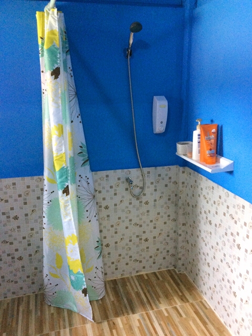 รีโนเวทห้องน้ำและห้องครัวแบบบ้าน ๆ เวอร์ชั่นงบน้อย