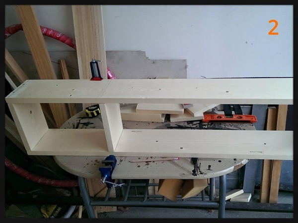 DIY ชั้นไม้สนเก็บของติดผนัง พร้อมตะกร้า ทำเองได้สบาย