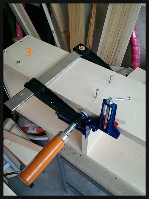 DIY ชั้นไม้สนเก็บของติดผนัง พร้อมตะกร้า ทำเองได้สบาย