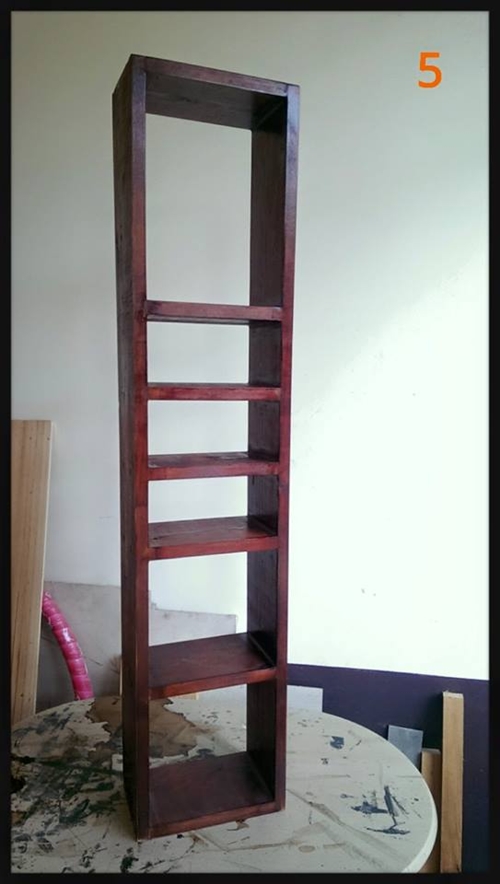 DIY ชั้นไม้สนเก็บของติดผนัง พร้อมตะกร้า ทำเองได้สบาย