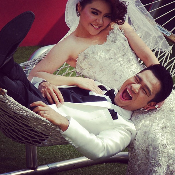 กอล์ฟ เบญจพล เผยภาพพรีเวดดิ้งสุดหวานครั้งแรก 