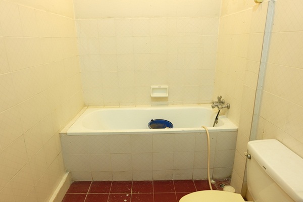 Renovate ห้องน้ำเก่า ทุบทิ้งทำใหม่จนเกือบจำไม่ได้