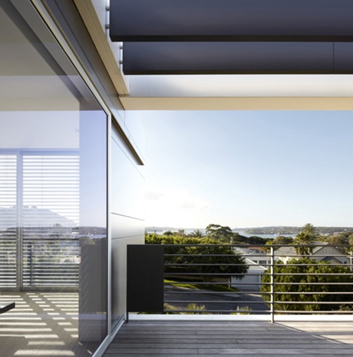บ้านโมเดิร์น 3 ชั้น มีดาดฟ้า สระว่ายน้ำ ดีไซน์ใกล้ชิดธรรมชาติ