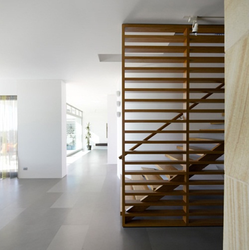 บ้านโมเดิร์น 3 ชั้น มีดาดฟ้า สระว่ายน้ำ ดีไซน์ใกล้ชิดธรรมชาติ