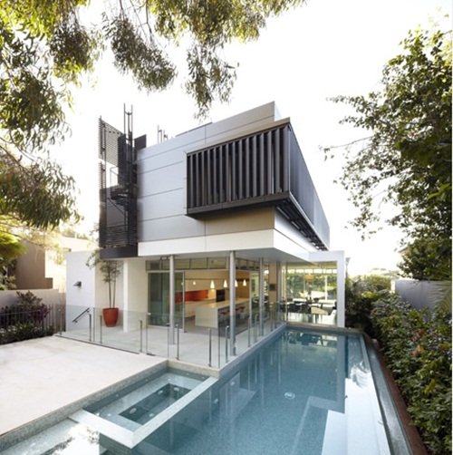 บ้านโมเดิร์น 3 ชั้น มีดาดฟ้า สระว่ายน้ำ ดีไซน์ใกล้ชิดธรรมชาติ