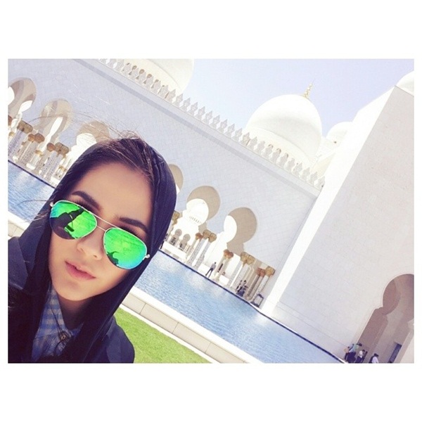 ชมพู่ อารยา เที่ยวดูไบ