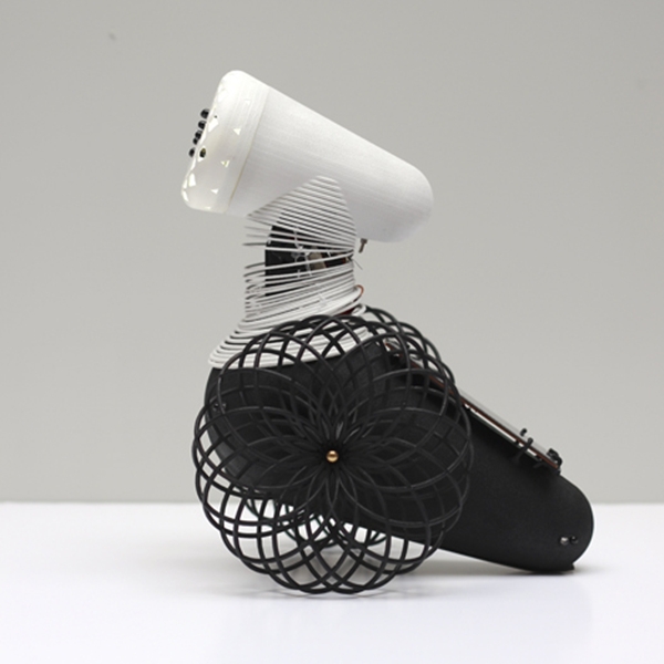 โคมไฟอัจฉริยะ มีเซ็นเซอร์ในตัว เคลื่อนไหวเองได้ 