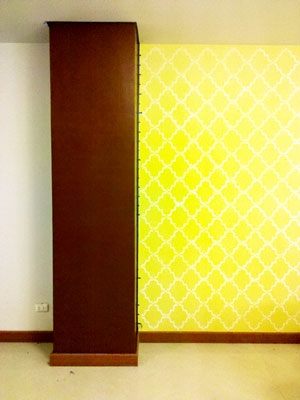  เจ๋ง! ประหยัดงบด้วยฝีมือ DIY วอลเปเปอร์และเสาอิฐเทียม