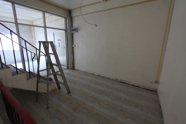 Renovate ตึกแถวเก่า เป็นร้านบะหมี่ลิเวอร์พูล