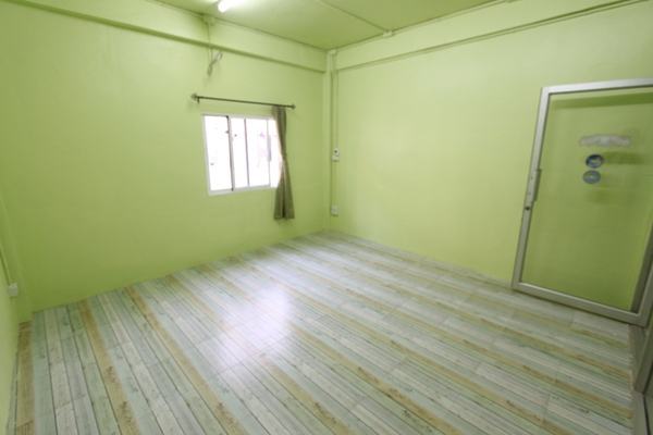 Renovate ตึกแถวเก่า เป็นร้านบะหมี่ลิเวอร์พูล