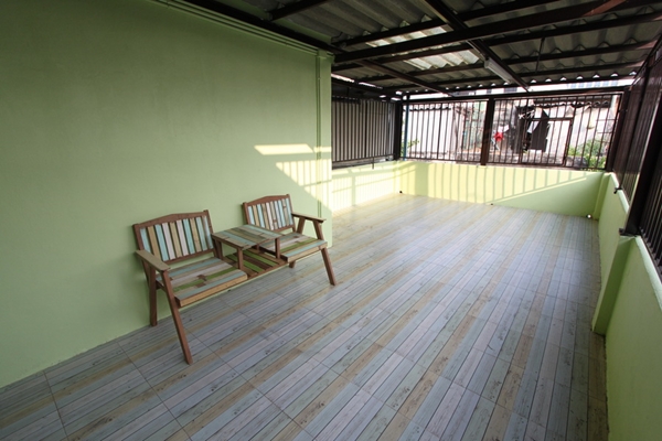 Renovate ตึกแถวเก่า เป็นร้านบะหมี่ลิเวอร์พูล