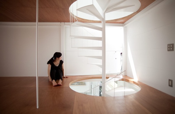 แบบบ้าน 4 ชั้น หลังเล็ก ๆ แค่ 4 ตารางวาเท่านั้น 