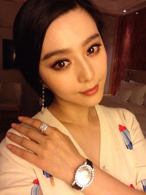 เปิดภาพ ฟ่านปิงปิง คนงามแดนมังกร สวยใสตั้งแต่วัยประถม