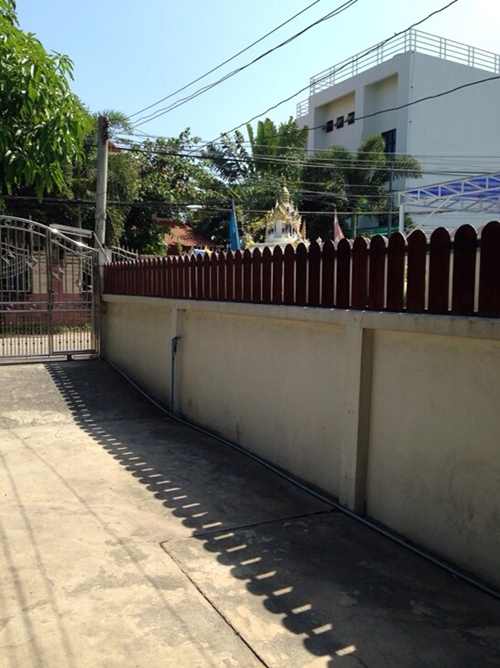 แปลงโฉมรั้วเก่าให้สดชื่น ลงมือเองง่ายนิดเดียว
