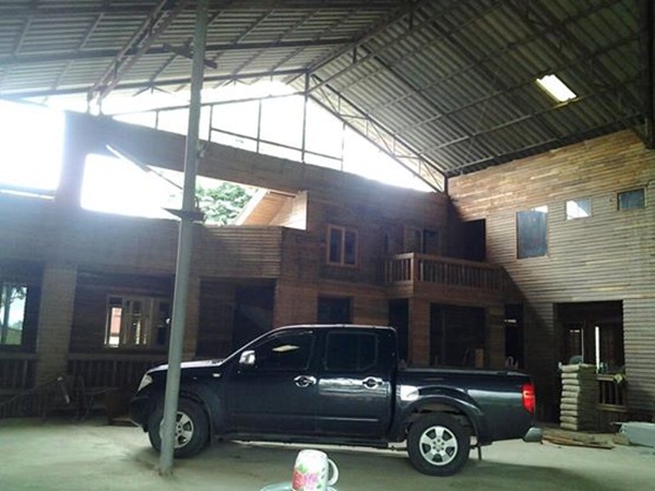 จากบ้านที่ปล่อยให้รกร้าง รีโนเวทใหม่เป็นบ้านไม้น่าอยู่