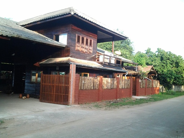 จากบ้านที่ปล่อยให้รกร้าง รีโนเวทใหม่เป็นบ้านไม้น่าอยู่