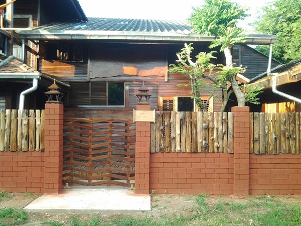 จากบ้านที่ปล่อยให้รกร้าง รีโนเวทใหม่เป็นบ้านไม้น่าอยู่