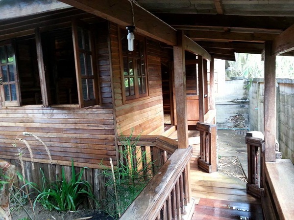 จากบ้านที่ปล่อยให้รกร้าง รีโนเวทใหม่เป็นบ้านไม้น่าอยู่