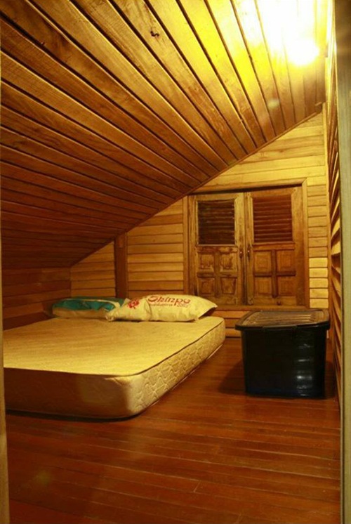 จากบ้านที่ปล่อยให้รกร้าง รีโนเวทใหม่เป็นบ้านไม้น่าอยู่