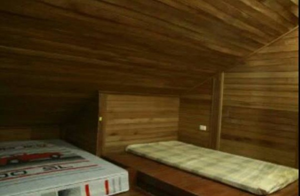 จากบ้านที่ปล่อยให้รกร้าง รีโนเวทใหม่เป็นบ้านไม้น่าอยู่