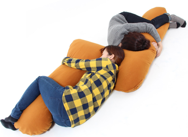 หมอนแซนด์วิชอเนกประสงค์ มีแขนอุ่น ๆ ให้กอดตลอดเวลา