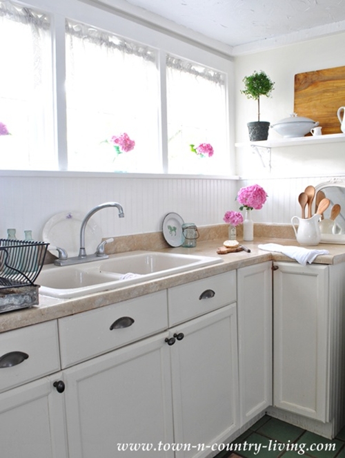 ห้องครัววินเทจคันทรีสีขาว น่ารัก โรแมนติก