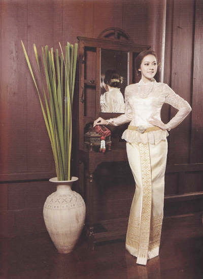 ชุดแต่งงานไทยแขนยาว ตัวช่วยของสาวต้นแขนใหญ่  