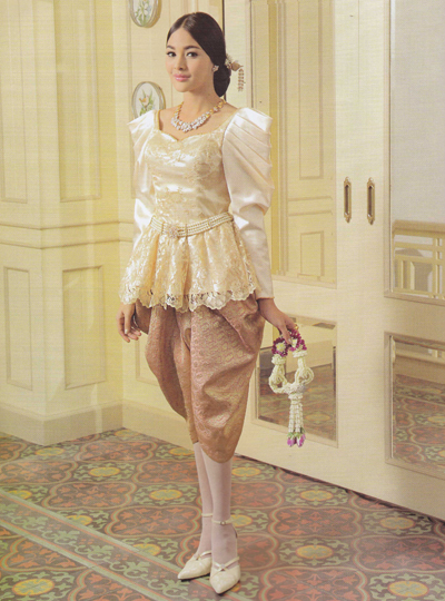 ชุดแต่งงานไทยแขนยาว ตัวช่วยของสาวต้นแขนใหญ่  