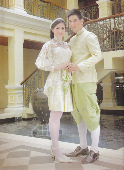 ชุดแต่งงานไทยแขนยาว ตัวช่วยของสาวต้นแขนใหญ่  