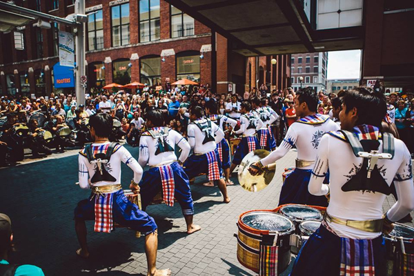 อีสานดรัมไลน์ คว้าแชมป์ดรัมแบทเเทิลโลก 2013 ที่สหรัฐอเมริกา