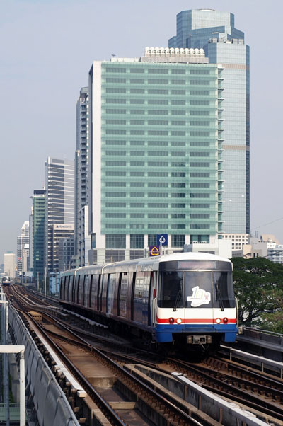 อสังหาริมทรัพย์ ขายดี คอนโด นำโด่ง เน้นทำเล รถไฟฟ้า