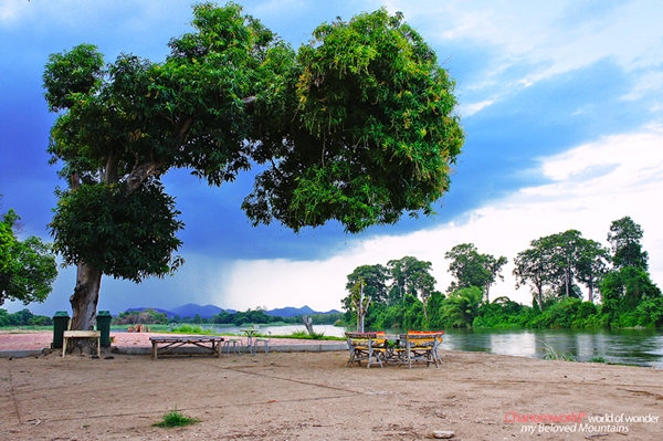 กำแพงเพชร เที่ยวเมืองโบราณ สัมผัสธรรมชาติและสายหมอก ณ เมืองกำแพงเพชร
